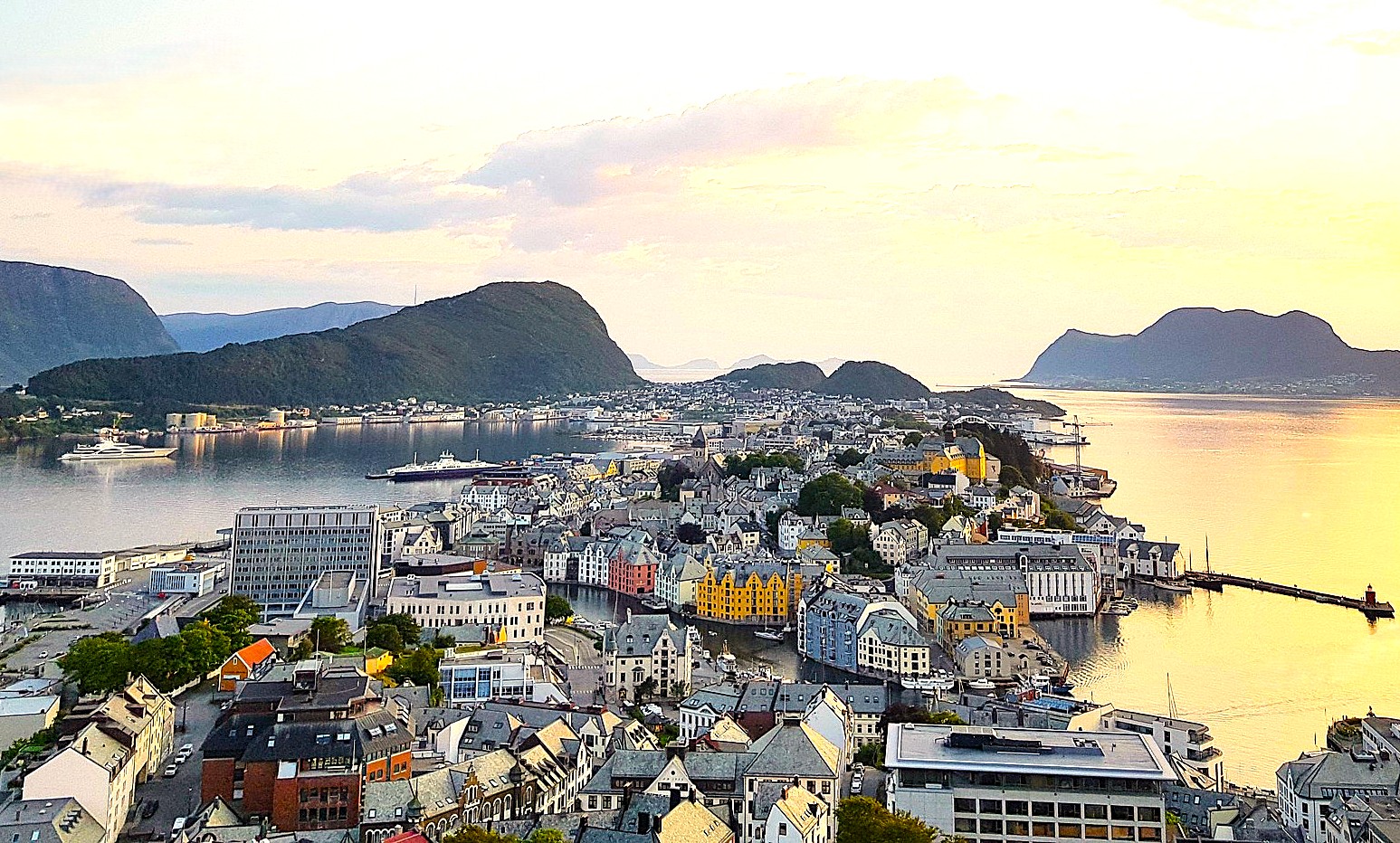 Explore alesund